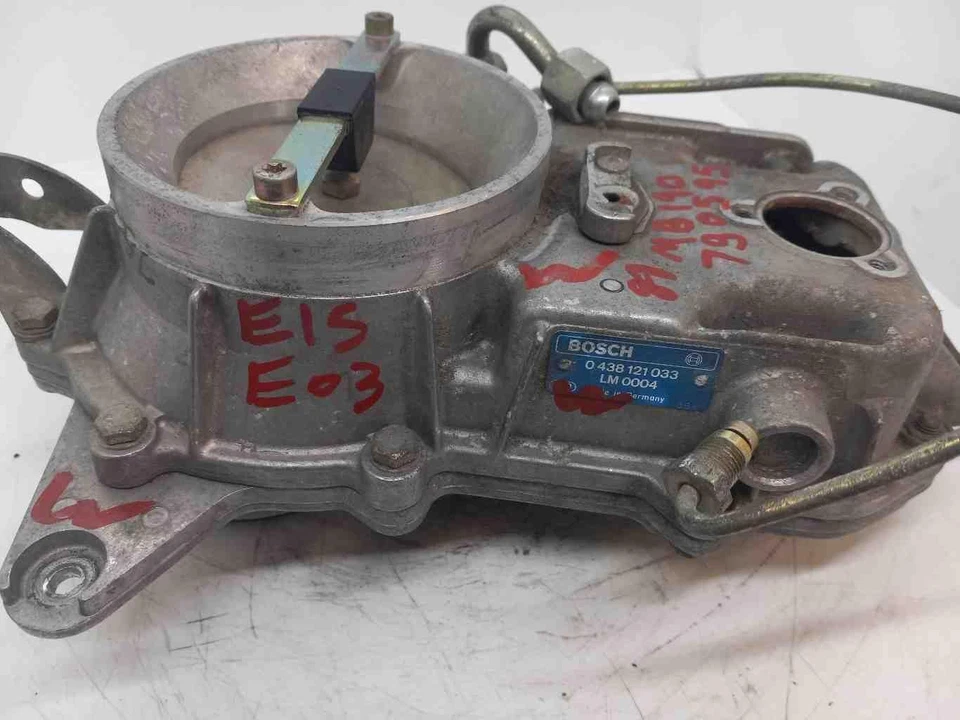 1989 Mercedes-Benz 190E distribuidor de combustível medidor de ar regulador de pressão 0438121033 - Imagem 2 de 3