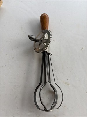 VINTAGE ANTIQUE A&J HAND EGG BEATER OCT 9 1923 WITH WOODEN HANDLE WORKS GREAT