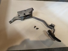 1985-1988 Suzuki Samurai Sj413 Gas Pedal Accelerator Assembly 1985-1988 Suzuki Samurai Sj413 Gas Pedal Accelerator Assembly