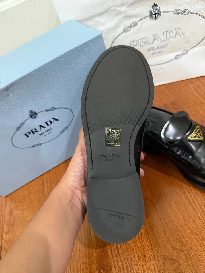 Prada Brushed Leather Loafers Size 38 EU - Image 4 of 4