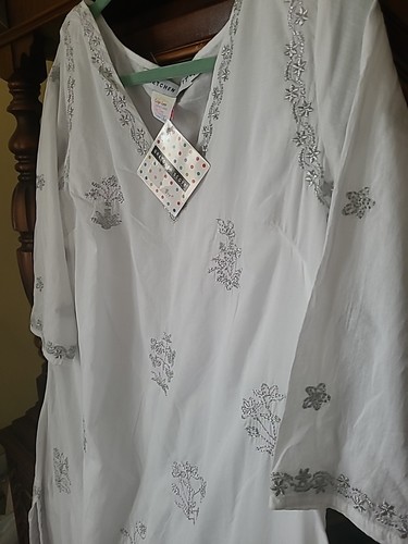 Túnica larga de playa de algodón indio M bordada blanca Chikankari nueva con etiquetas $169 - Imagen 7 de 11