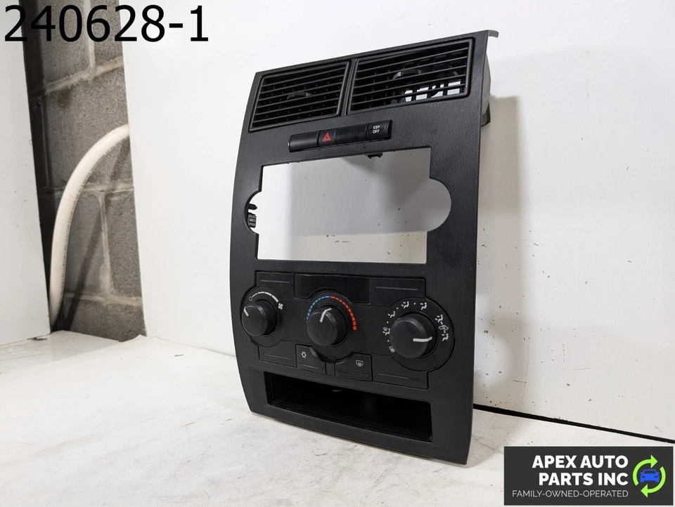 OEM 2006 Dodge Charger 3.5L NAVIGATION Radio Trim Bezel With Climate Control Foto 3 de 4