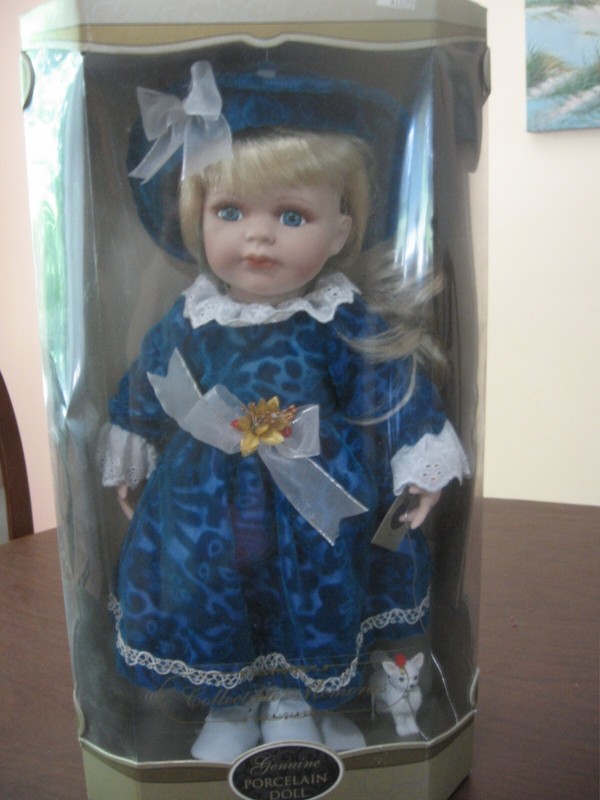 Collectible Memories Genuine Porcelain Doll "Isabel" NIB