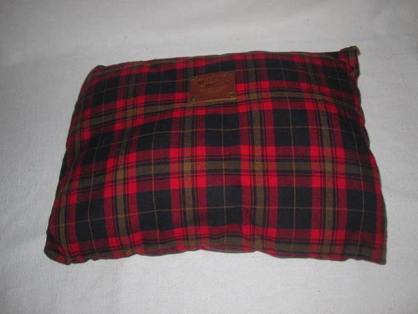 Almohada decorativa a cuadros roja Will Leather Goods 14" X 10" EE. UU. Foto 3 de 4