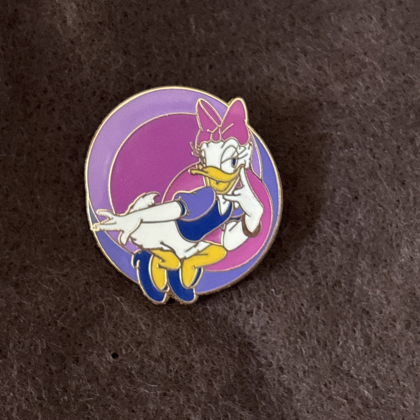 Disney 2002 Purple Daisy Duck Circle Pin