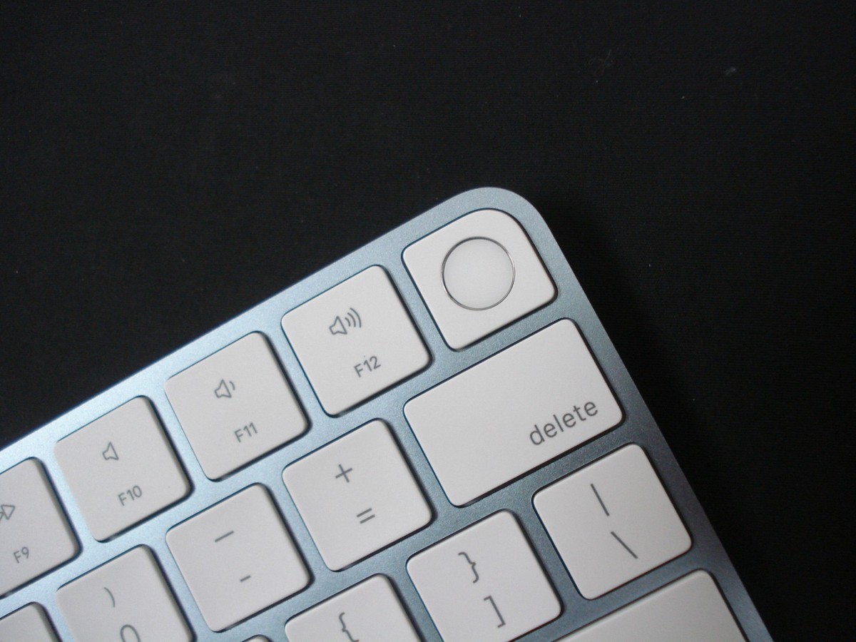 Genuine Apple magic keyboard with Touch ID BLUE A2449 w/ Lightning
