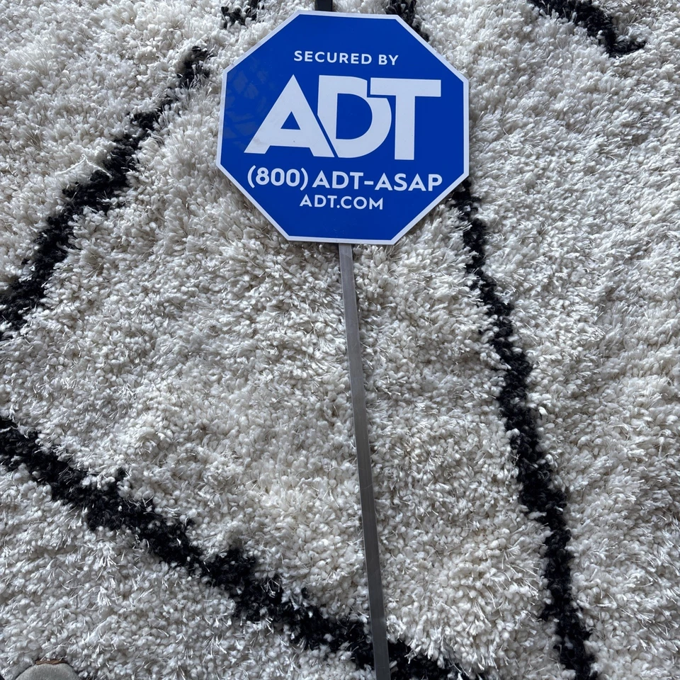 letreros de patio de seguridad adt Foto 3 de 3