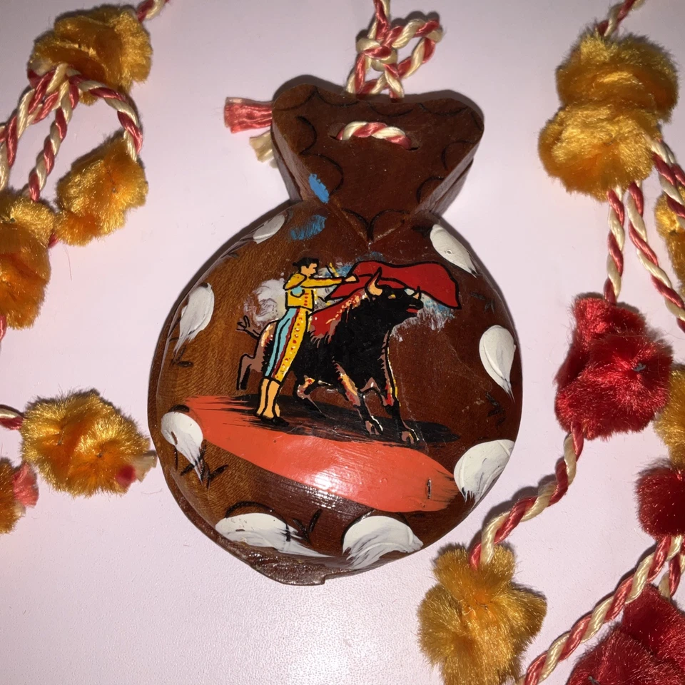 Castañuelas españolas vintage pintadas a mano una con torero y guitarra Foto 3 de 4