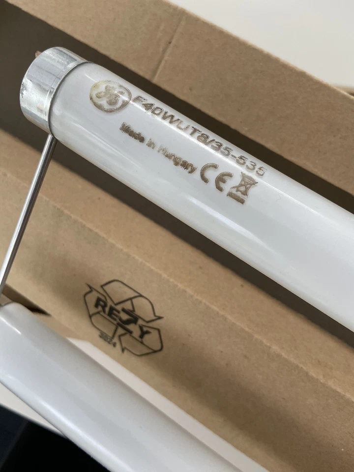 GE General Electric Bulb 525mm U Bulb - T8 3500k 40w - Image 2 of 2