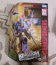 Transformers War For Cybertron Kingdom Voyager Class Cyclonus