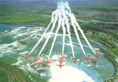 alte AK The Red Arrows RAF Flugzeuge ungelaufen Ansichtskarte kt5959a