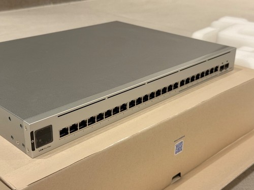 Ubiquiti USW-PRO-MAX-24 24-port, Layer 3 Etherlighting switch with 2.5 GbE