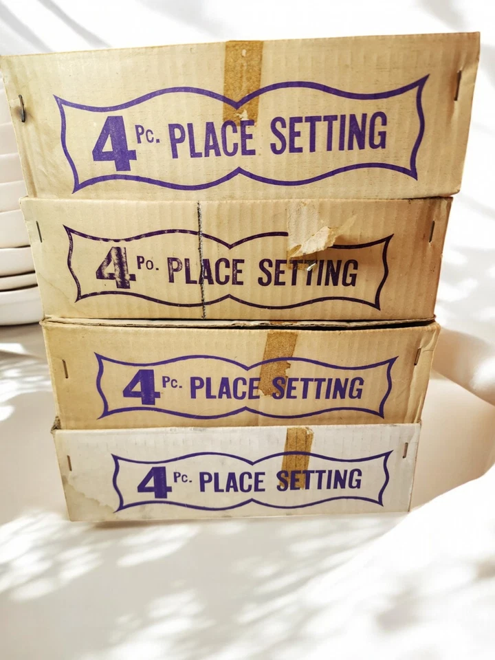 China de oro Royalton Island de colección de los años 50 - Ajuste de lugar de 16 piezas - Nuevo de Lote Antiguo, MCM Foto 3 de 4