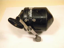 Vintage Zebco HOSS Model 700 metal foot casting reel Made in USA