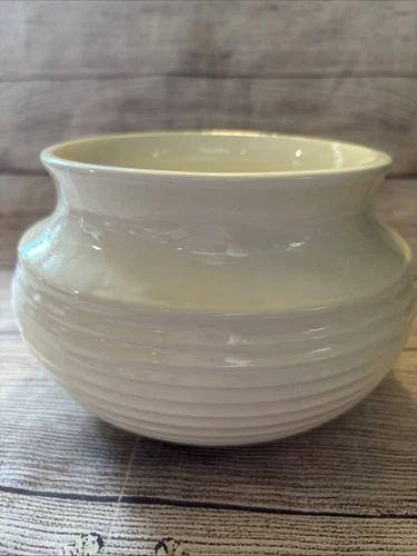 Vtg White Ribbed Planter Haeger Pottery Spittoon Shaped Ribbed 6x5”
