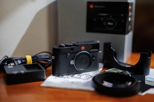 Leica M10-R Digital Rangefinder Camera Black Chrome, recent Leica CLA, half case