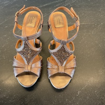 Clarks Bendables sz 8 Bronze Leather Beaded Wedge Sandals Dressy Fall Copper