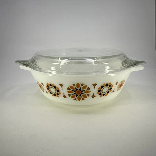 Vintage 1960's JAJ Pyrex Opal Glass Toledo Pattern Small 505 Oven Dish with Lid
