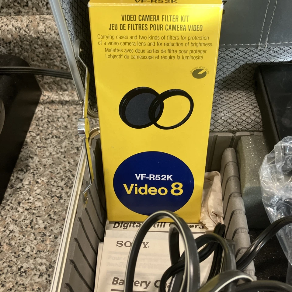 Sony Mavica 0.8MP Floppy Disk Digital Camera 14x Optical Zoom MVC-FD91 WORKING - Image 4 of 4