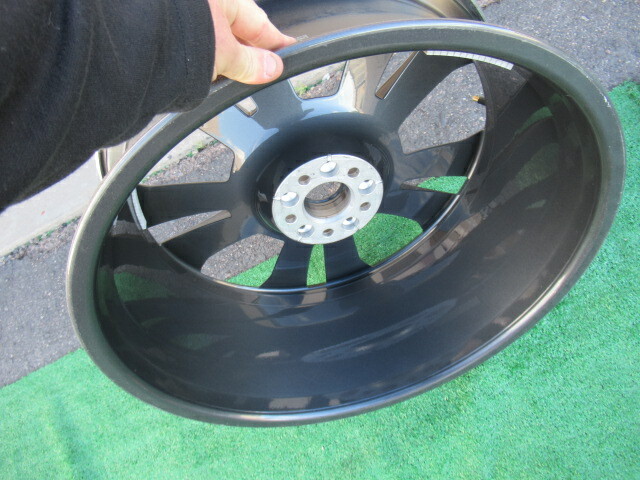 (1) ROLLS ROYCE CULLINAN OEM FACTORY 22" REAR WHEEL RIM 6884707 POLISHED/GREY