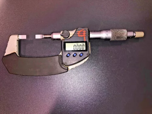 MITUTOYO DIGITAL BLADE MICROMETER 0-25MM 0.001MM NO. 422-230