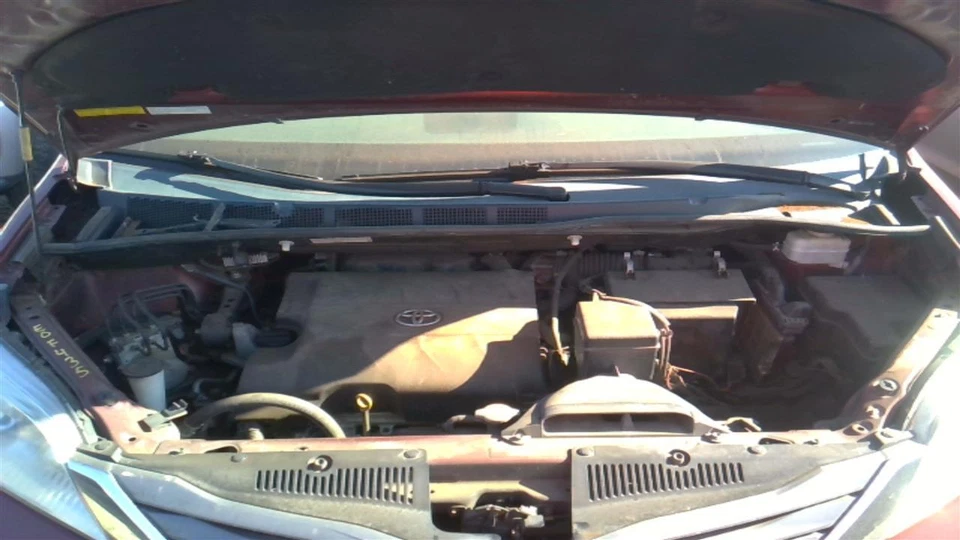 Used Front Left Drive Axle Shaft fits: 2011 Toyota Sienna Front Axle 6 cylinder — 第 3/4 张图片