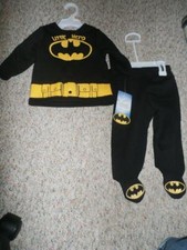 NEW INFANT BATMAN LITTLE HERO TWO PIECE FOOTED OUTFIT SIZE 3/6 MONTHS BLACK