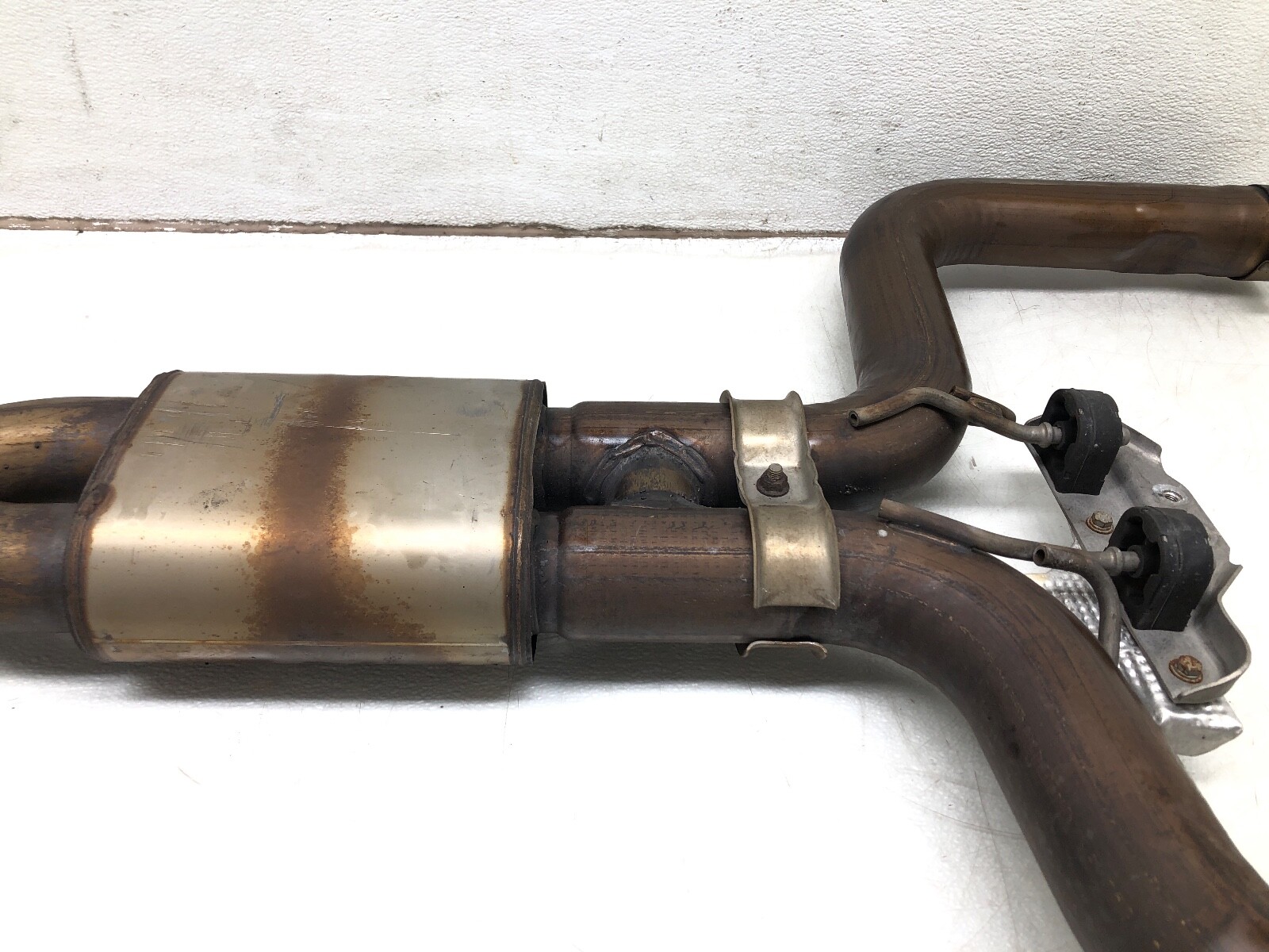 2014-2020 MASERATI QUATTROPORTE 3.0L AWD EXHAUST MID PIPE X-PIPE RESONATOR OEM.