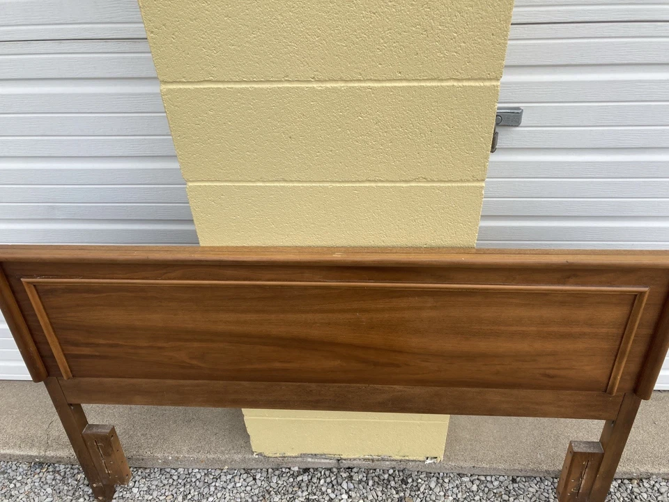 Mid Century Modern Broyhill walnut full/queen "Premier" headboard vintage 1960s - Image 4 of 4