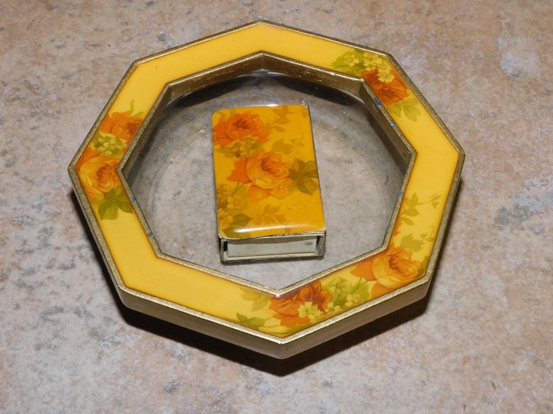 VTG ENAMELED METAL & GLASS ASHTRAY AND MATCHING MATCHBOX