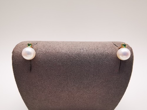 Genuine AAA 7mm Akoya White Pearl Earrings Hallmark 18ct Gold Real Emerald - Picture 8 of 24