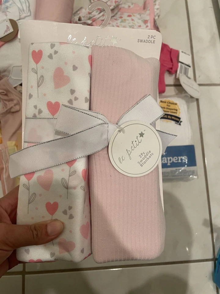 Paquete de regalo de baby shower para bebé niña Foto 3 de 4