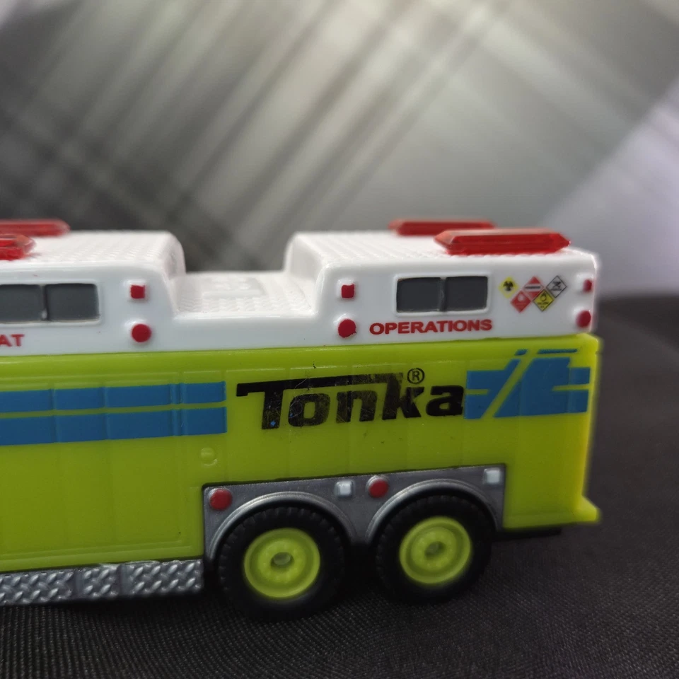 TONKA Fire Truck Hazmat Operations Diecast 2013 Hasbro Funrise #06443 1:64 Scale - Image 2 of 4
