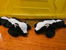 Vtg TY Beanie Babies Lot (2) 🦨 Stinky the Skunk Style 4017 • DOB 2/13/95 w/T🖤 