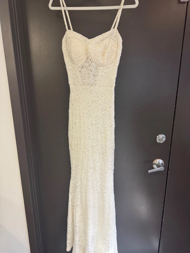 White Lace Prom/Gown Size M - Image 2 of 4