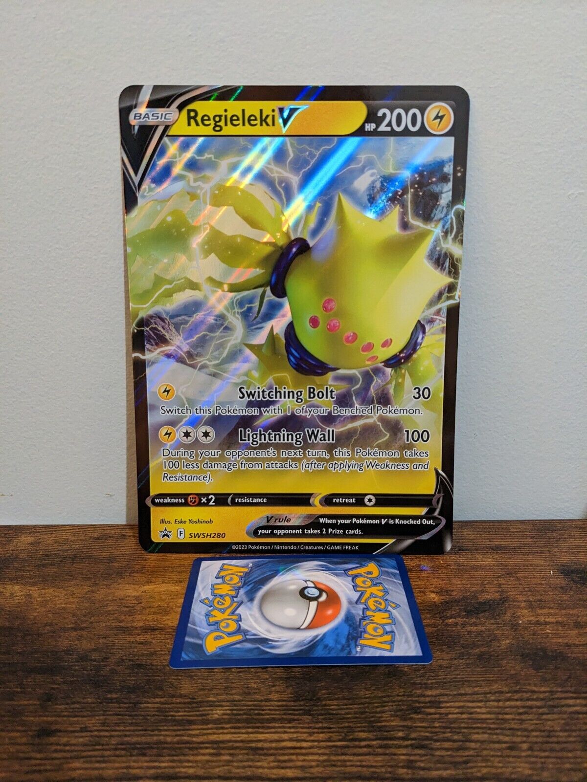 Original carta Pokemon Regieleki V Extragrande em Promoção na