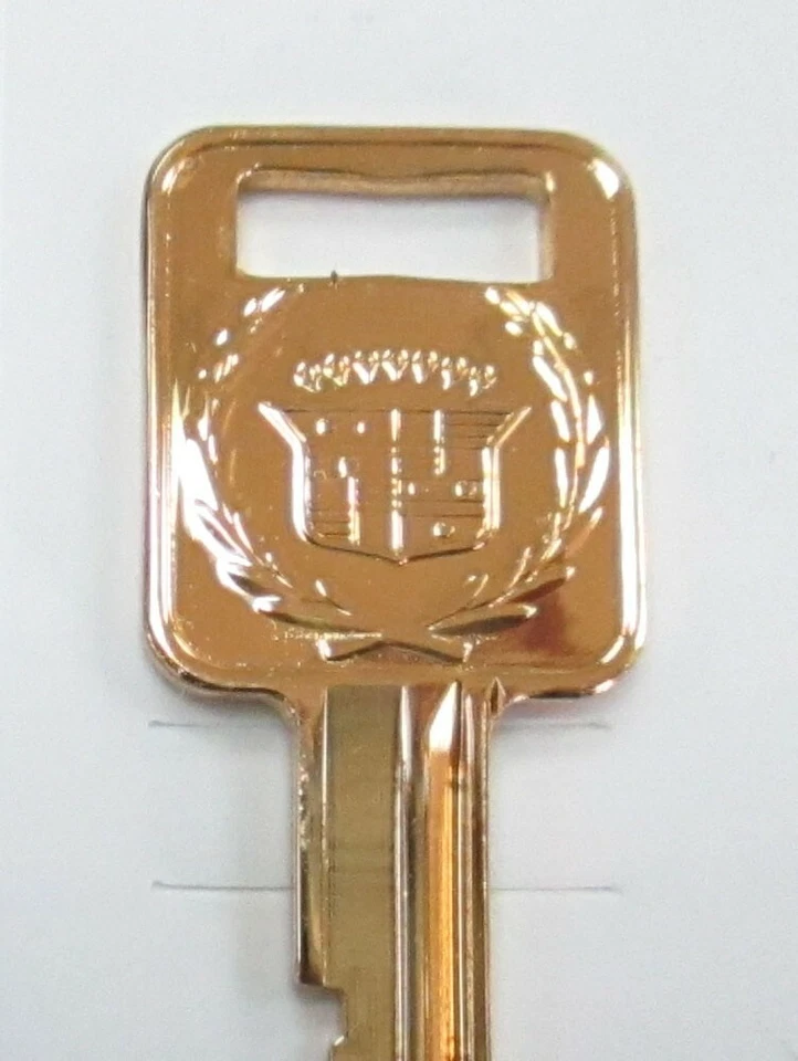 White 42H1 Cadillac FLEETWOOD Classic Gold A/B Keys 1983 1984 1985 1986 - Image 3 of 4