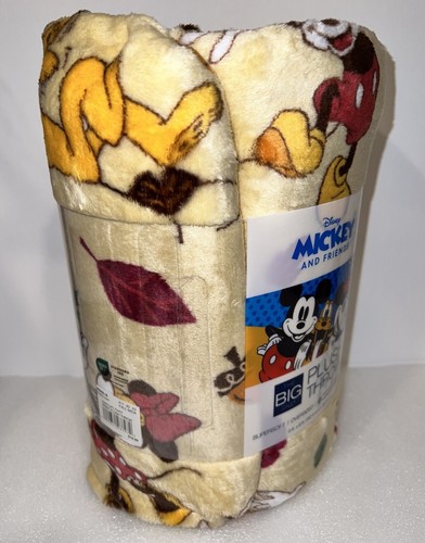 Disney Mickey & Friends Plush Throw Blanket 5ft x 6ft Yellow Multicolor NEW - Picture 4 of 9