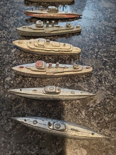 32 Vintage TootsieToy Military Ships Submarines Boats - Picture 7 of 14