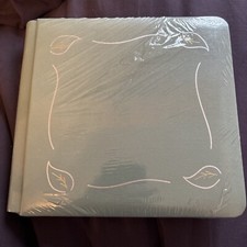 Creative Memories 7 x 7 Fall Green Leaves Scrapbook Album 20 Pages Old Style