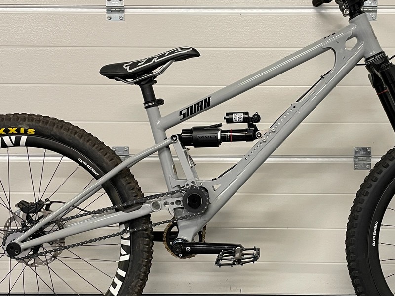 Starling Sturn DH downhill jackshaft steel bike frame Ohlins TTX22, 27.5" mullet