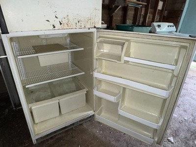 Roper (Whirlpool ) Refrigerator Working White Top Freezer, Drawers