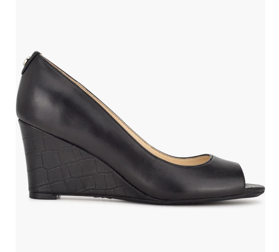 Capa feminina Nine West 9x9 peep toe wedges - Couro preto tamanho 11 - Imagem 2 de 4