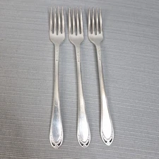 Vintage 1847 Rogers Bros Lovelace Silverplate Flatware 3 Dinner Forks Floral