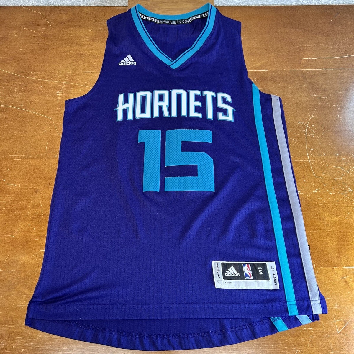 Charlotte Hornets Jersey Mens Small Purple Adidas #15 Kemba Walker