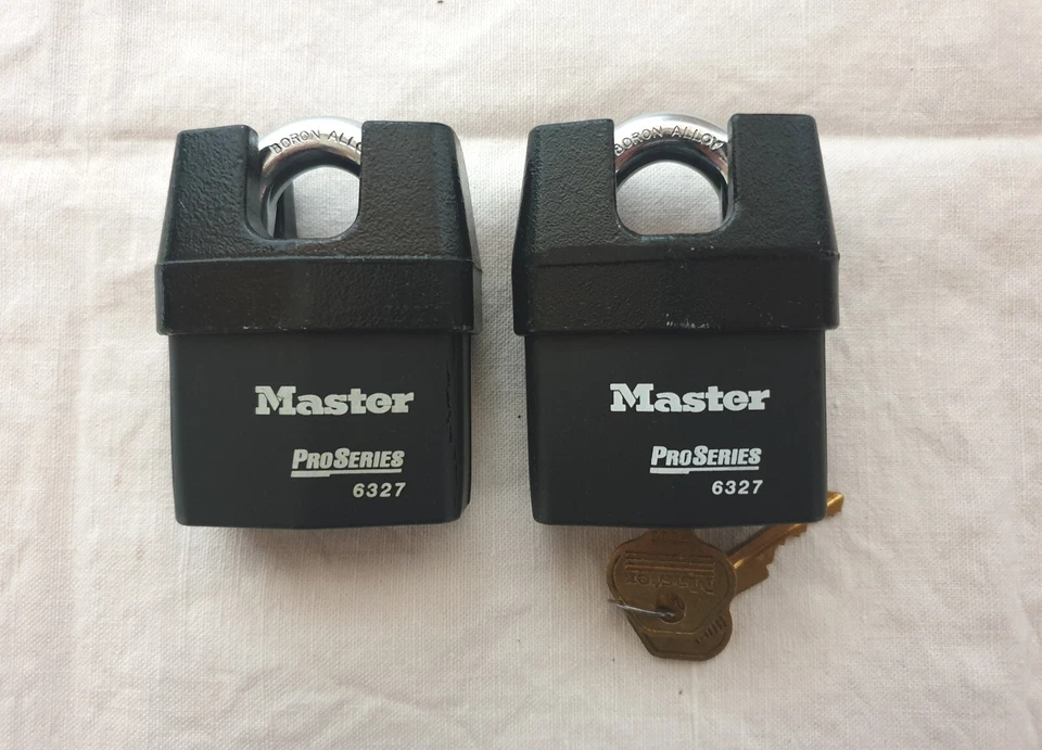 SET 2 lucchetti Master Lock 6327EUR blindati corazzati ad alta sicurezza - Immagine 2 di 4