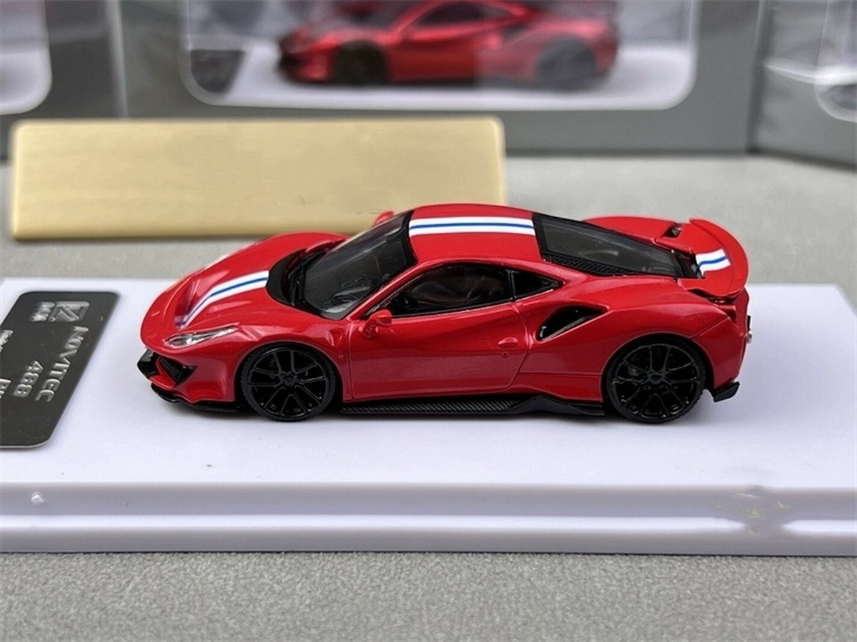 DCM 1/64 Scale Ferrari Novitec 488 Pista Red2 Diecast Car