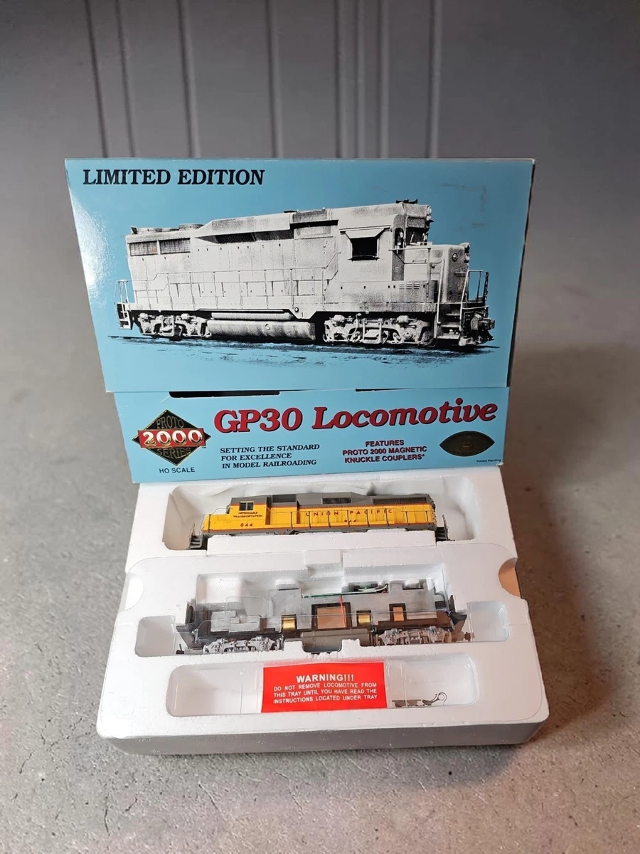 PROTO 2000 Union Pacific Railroad HO Diesel Locomotive Model