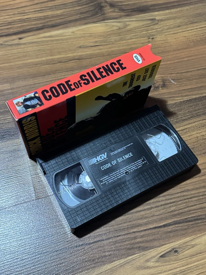 Code of Silence (VHS, 1985, Chuck Norris Henry Silva Dennis Farina) - Image 3 of 4