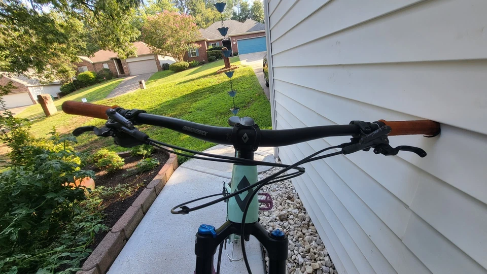 Diamondback Release 3, 29", suspensión completa, bicicleta de trail, 140 - 130 mm, grande Foto 3 de 4